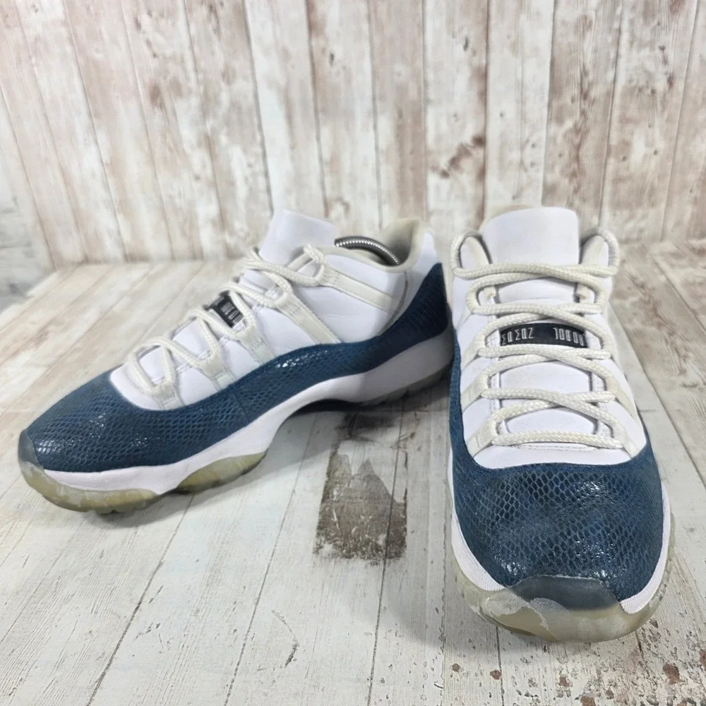 Air Jordan 11 Retro Low Blue Snakeskin Mens CD6846-102 White Navy Size 10.5